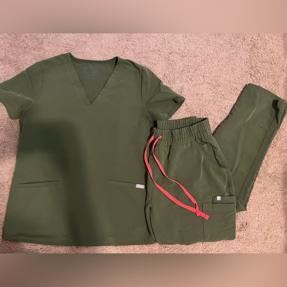 Figs scrubs- women’s dark olive set